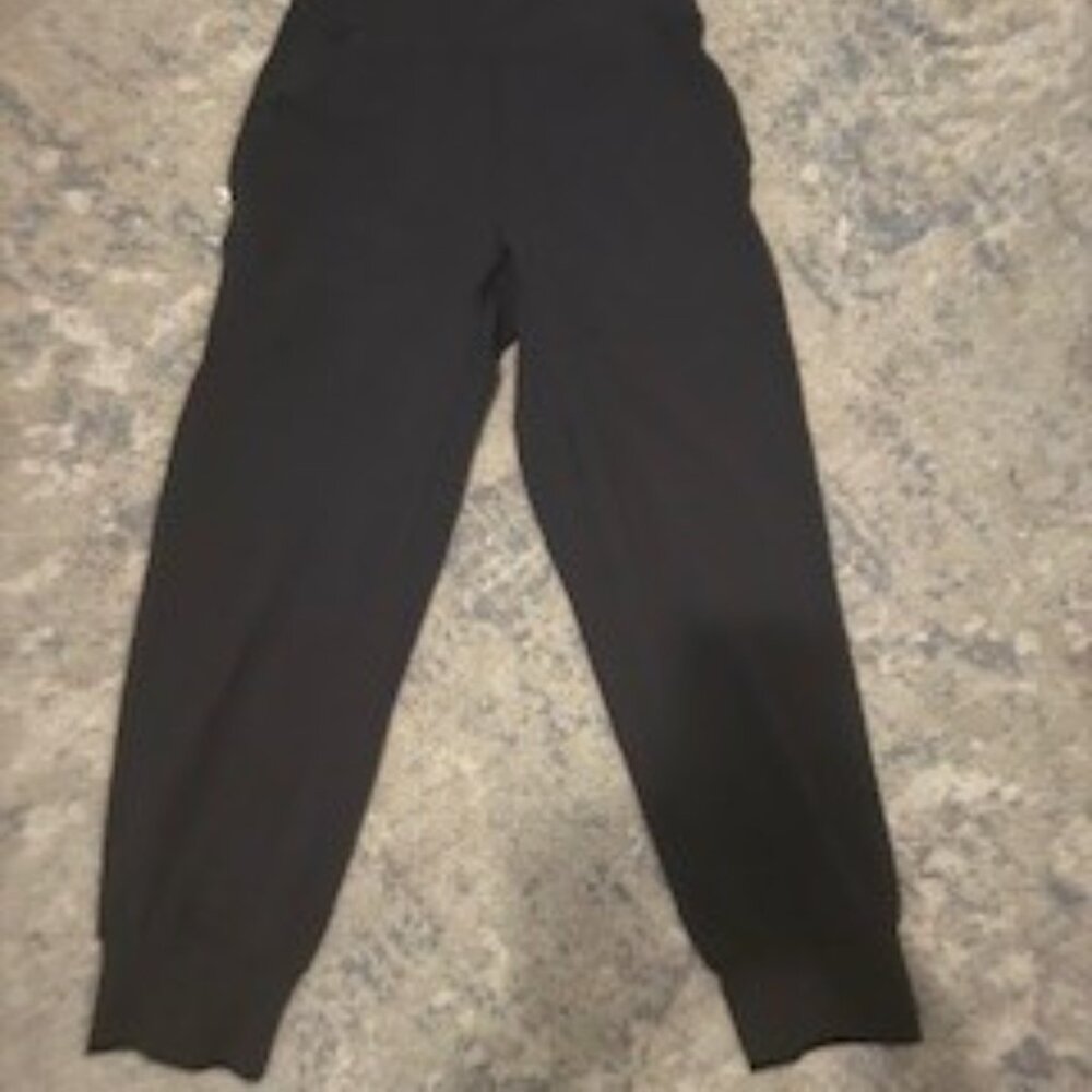 Brand New with Tag Lululemon Cropped Jogger size 0